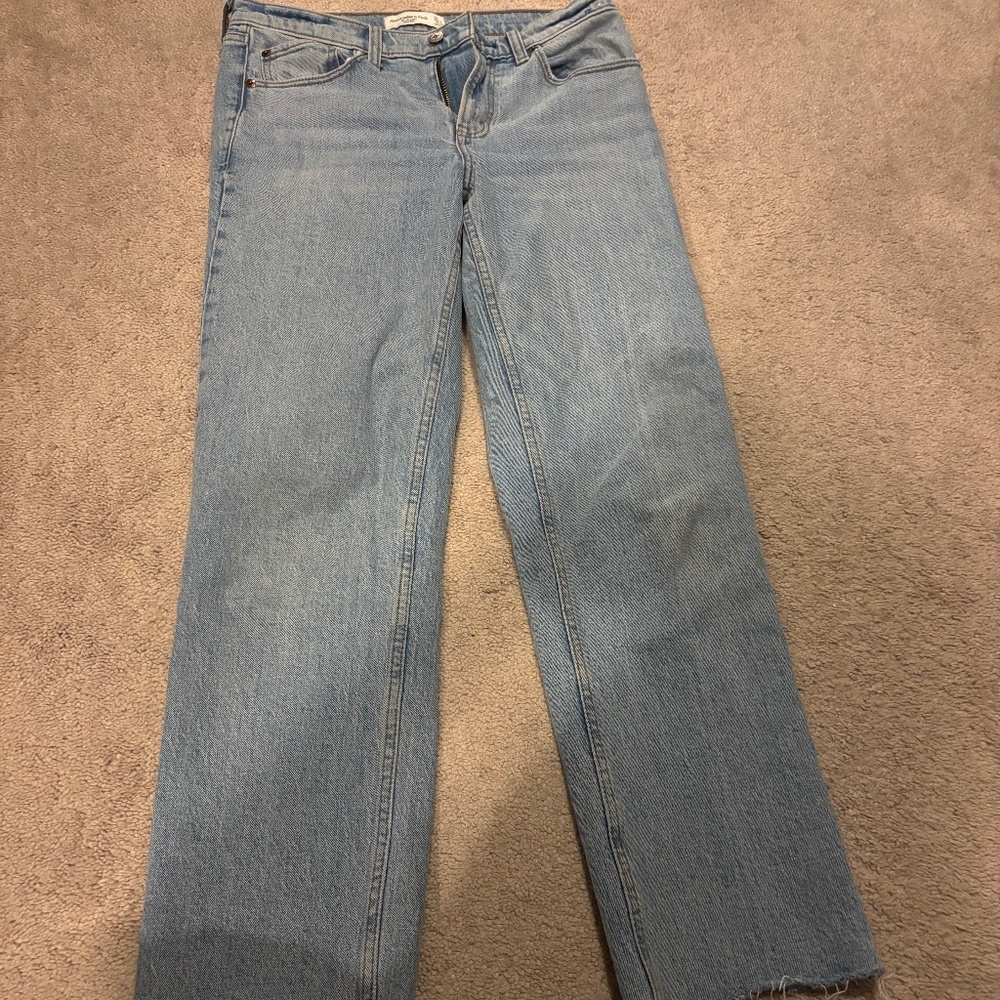 Abercrombie Straight leg 27s